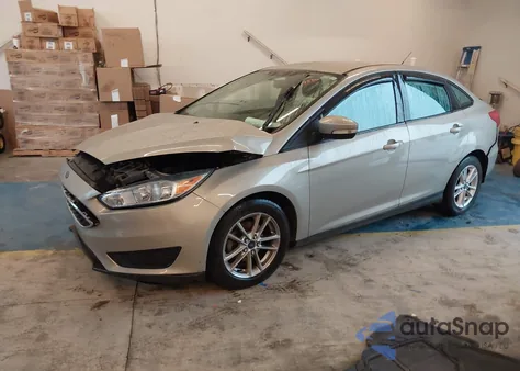 2015 Ford Focus Se z USA, uszkodzony, nr VIN 1FADP3F29FL353843